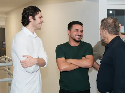 Participantes trocando ideias no intervalo da imersão do Hugb